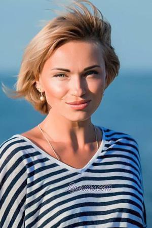 214252 - Anastasiia Age: 38 - Ukraine